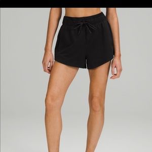 Lululemon inner glow shorts 3in